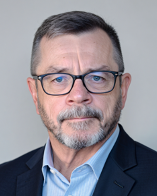 Photo of Howard Elliott